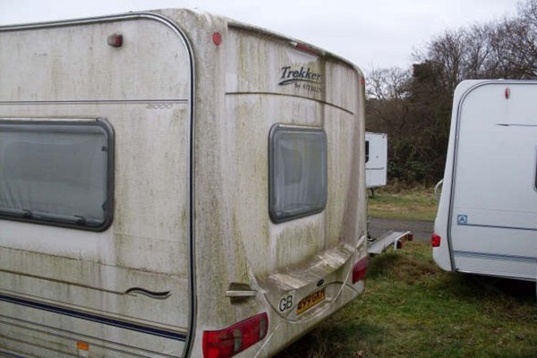 <span style="font-weight: bold;">Caravan cleaning</span>&nbsp;